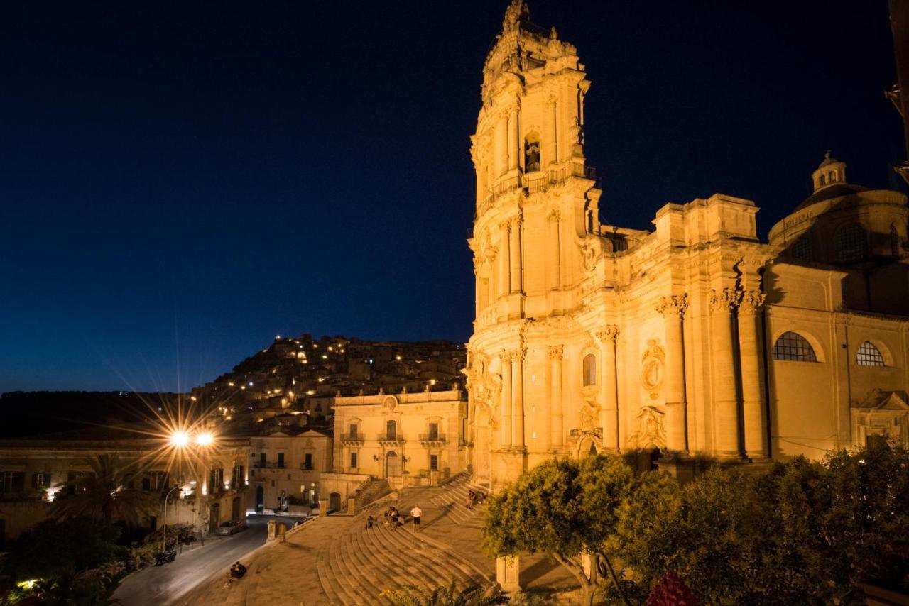 Le Stanze Del Cioccolato Bed & Breakfast Modica Bagian luar foto