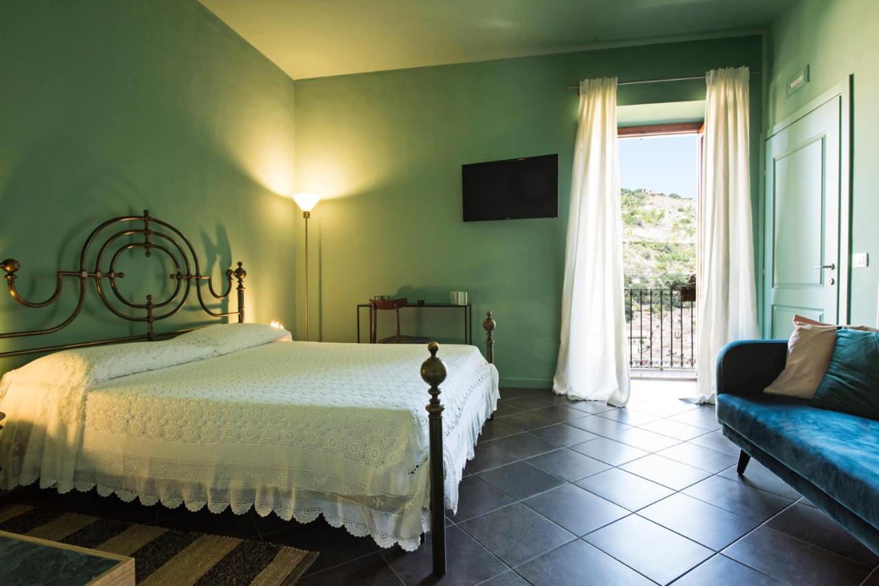 Le Stanze Del Cioccolato Bed & Breakfast Modica Bagian luar foto